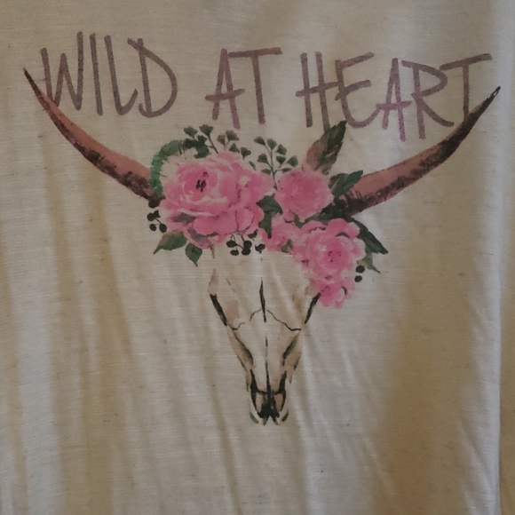 threads studio Tops - Wild @ 💖 heart floral/longhorn skull tank